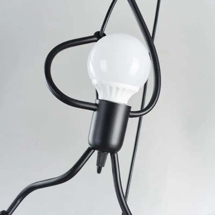 Lampe suspendue en forme de poupée ludique