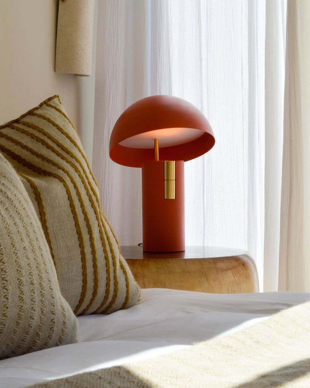 Lampe de table au design moderne avec cylindres rotatifs
