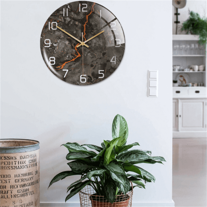 Horloge murale élégante aspect marbre 30 cm