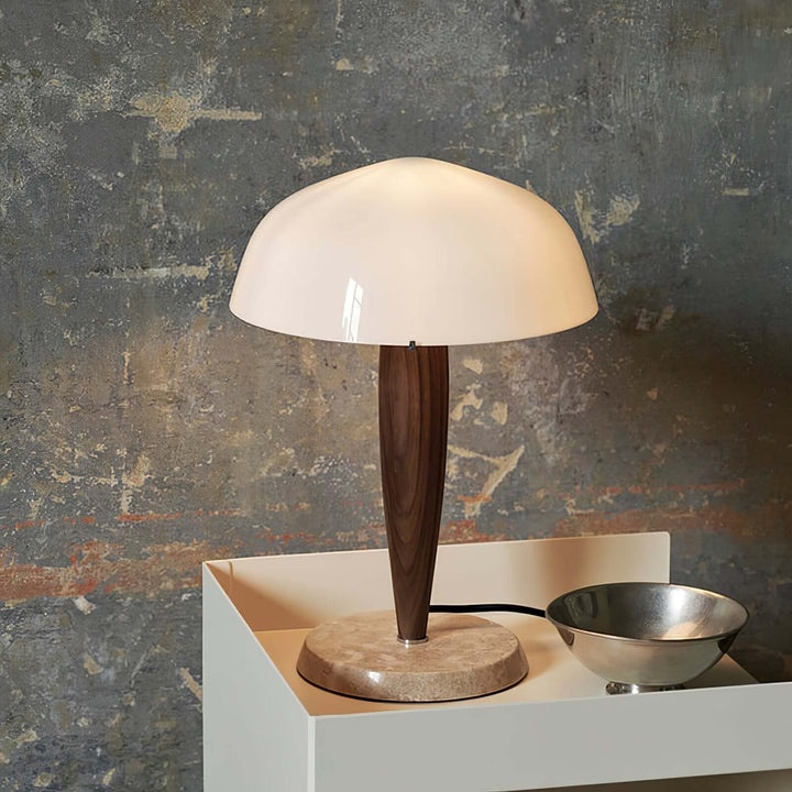 Lampe de table design avec base en noyer