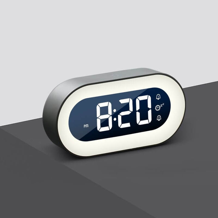 Digitaler Wecker mit Nachtlicht