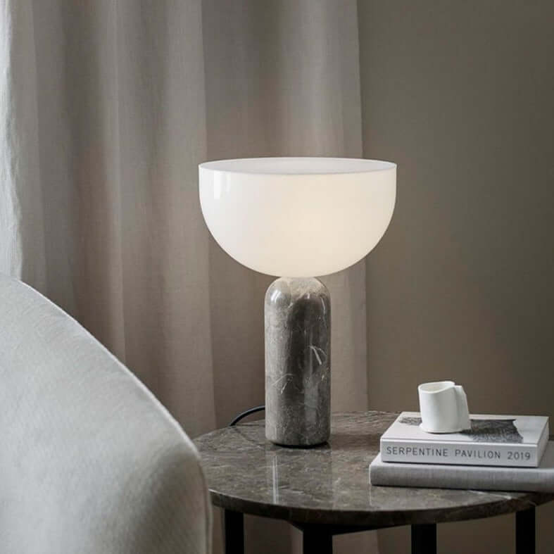 Lampe de table élégante en marbre