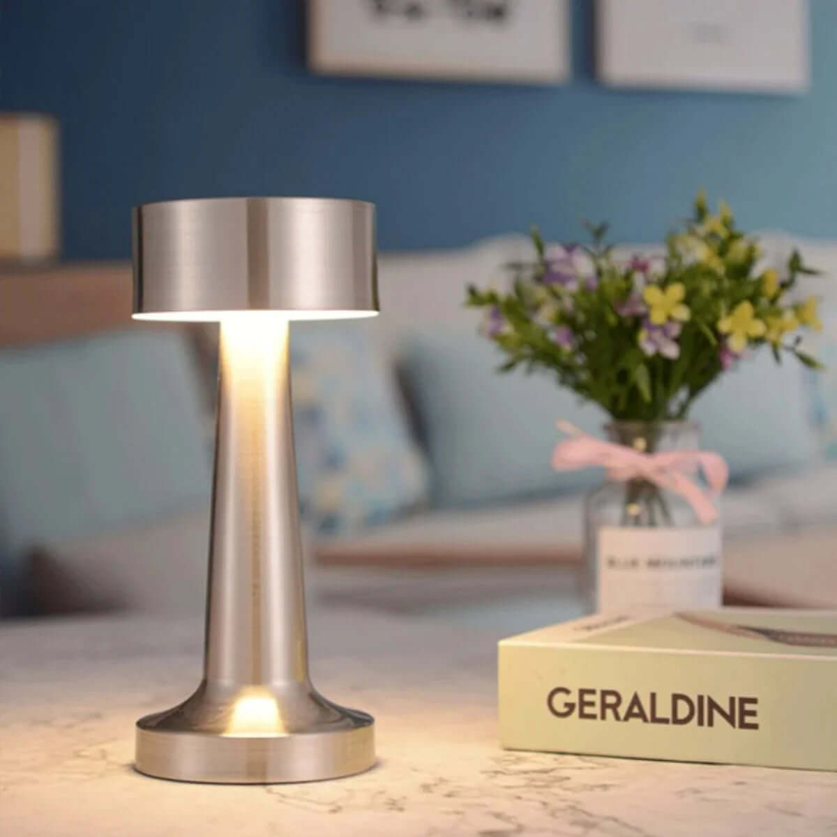 Lampe de table LED moderne à intensité variable - à piles et sans fil