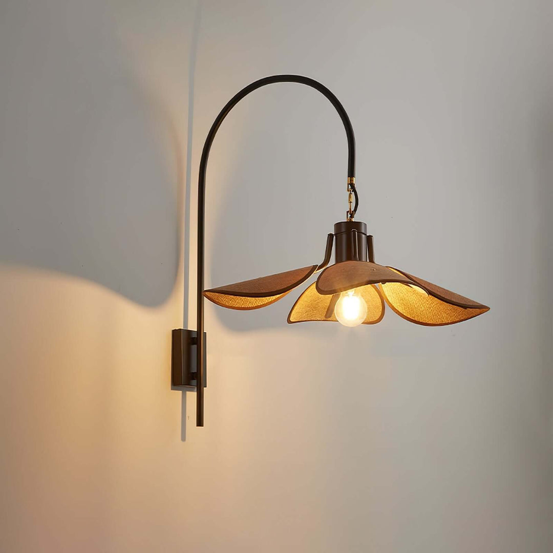Blütenblätter Wandleuchte modern Stoff Designleuchte