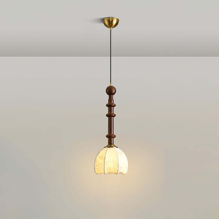 Elegante Pendelleuchte mit Glaslampenschirm