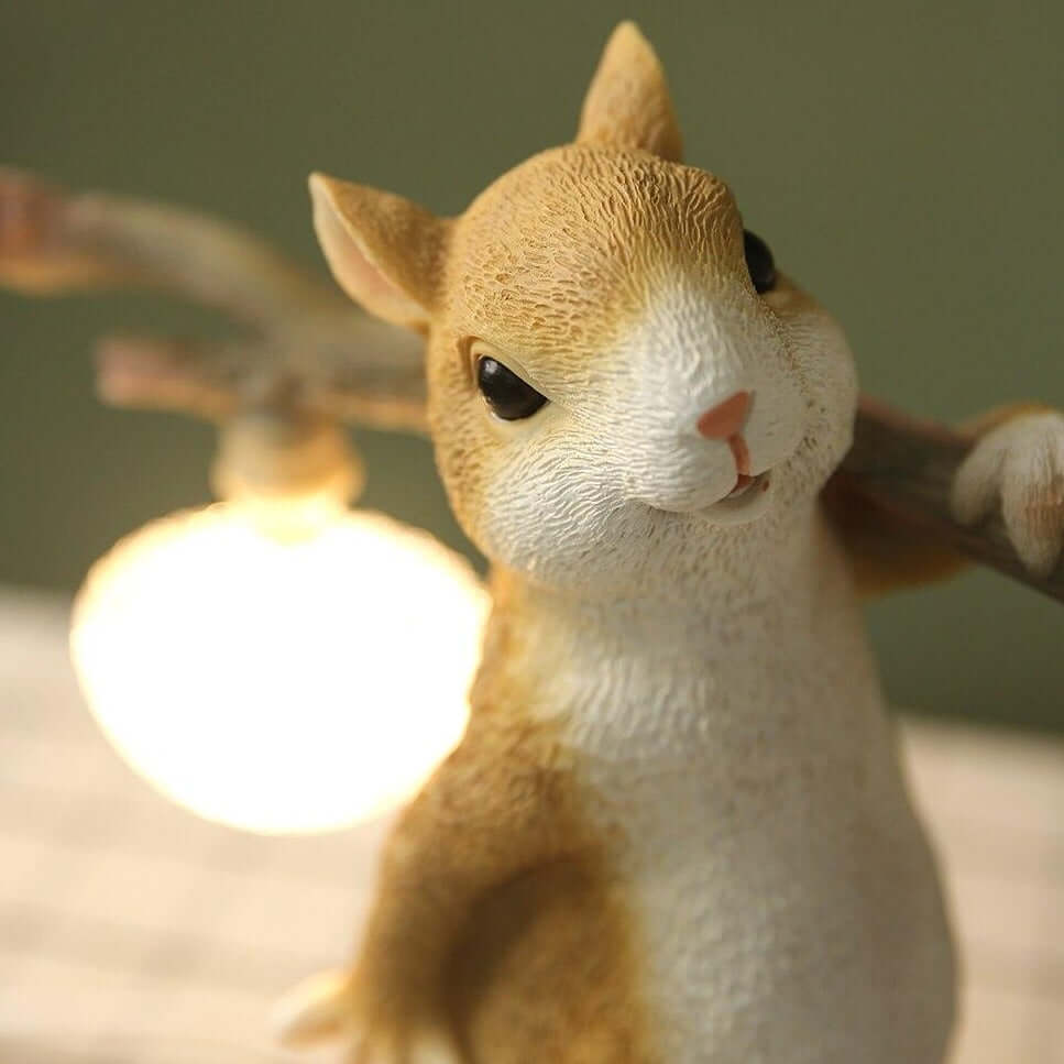 Dekorative Eichhörnchen Tischlampe mit LED