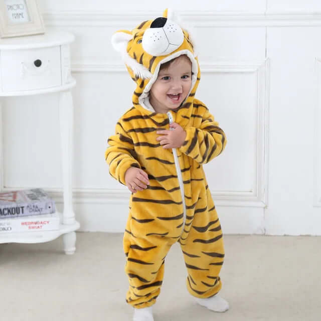 Barboteuse pour bébé avec des animaux mignons - douillette et chaude