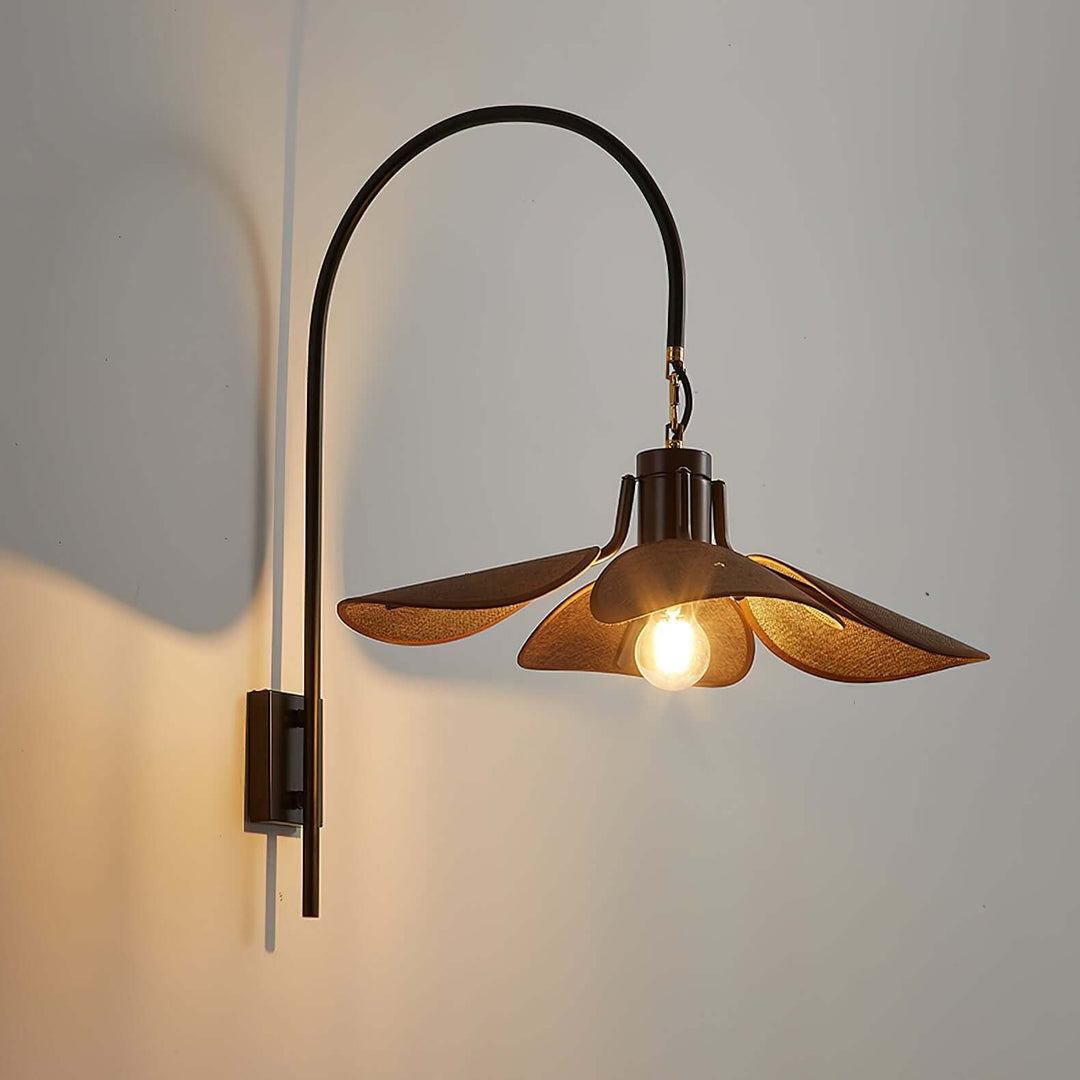 Blütenblätter Wandleuchte modern Stoff Designleuchte