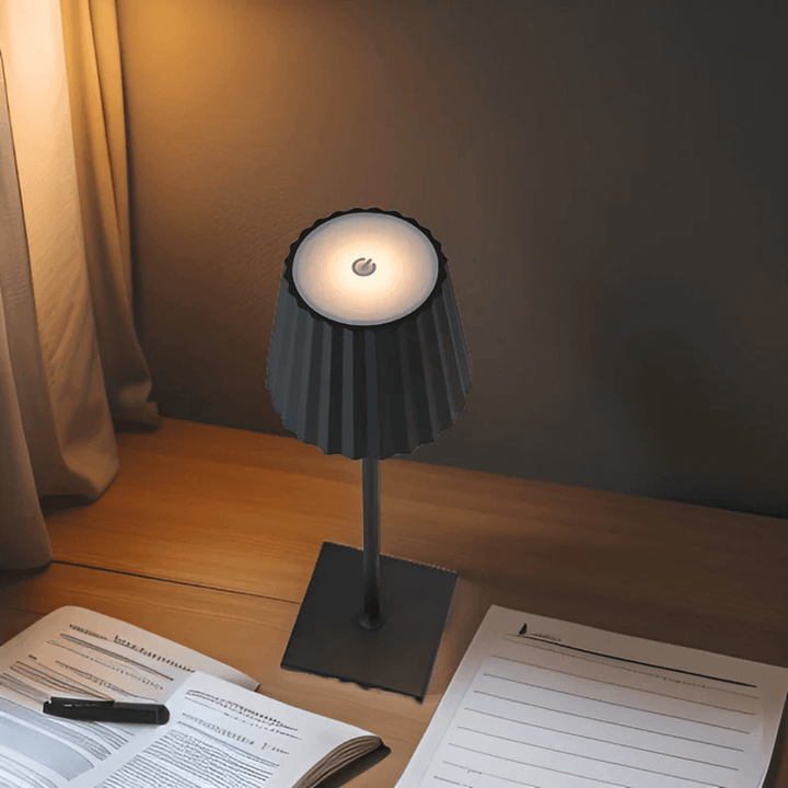 Dimmbare LED Tischlampe, Kabellos