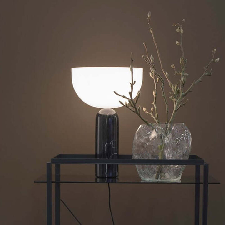 Lampe de table élégante en marbre