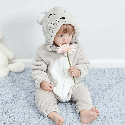 Barboteuse pour bébé avec des animaux mignons - douillette et chaude
