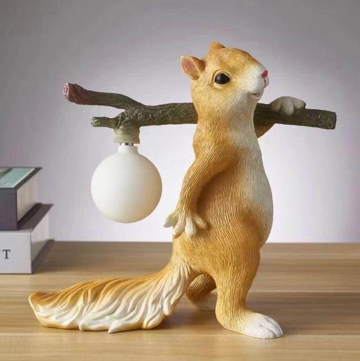 Dekorative Eichhörnchen Tischlampe mit LED