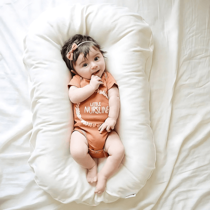 Babynest Kissen - Kopfstütze für gesunden Babyschlaf