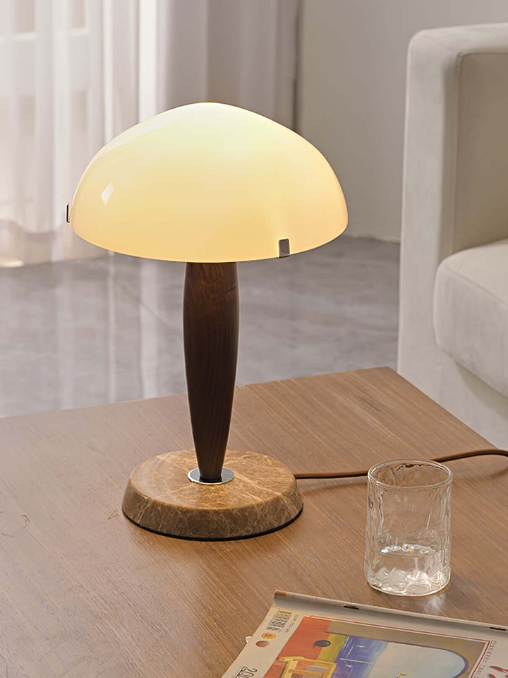 Lampe de table design avec base en noyer