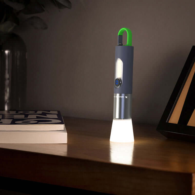 Wiederaufladbare LED Taschenlampe, Zoombar