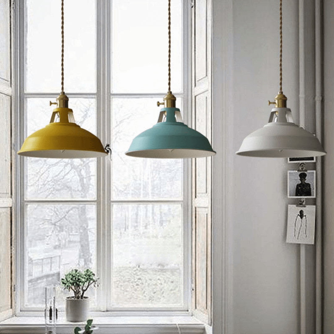 Lampe suspendue LED colorée au design moderne en métal