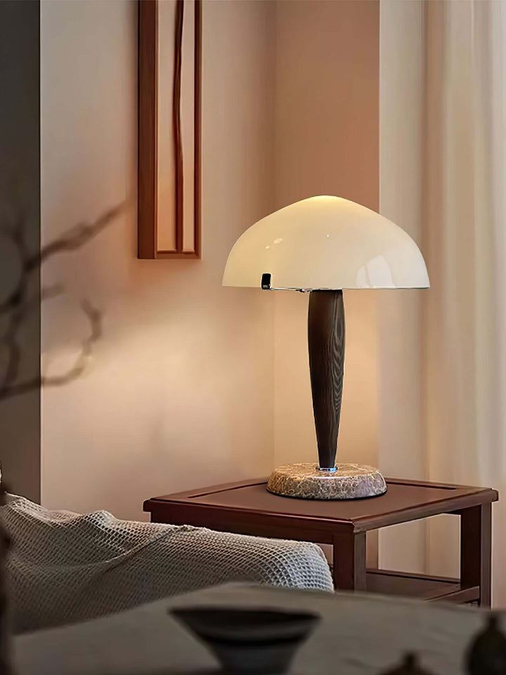 Lampe de table design avec base en noyer
