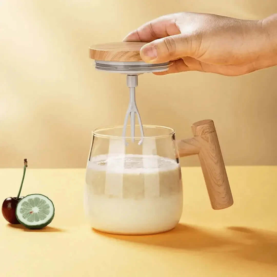 Selbstumrührende Tasse mit Holzdesign – Intelligente Kaffee