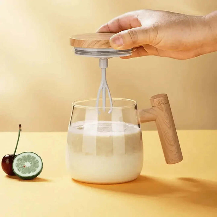 Selbstumrührende Tasse mit Holzdesign – Intelligente Kaffee