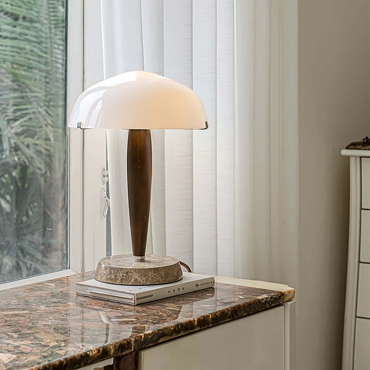 Lampe de table design avec base en noyer
