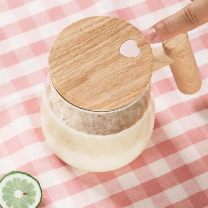 Selbstumrührende Tasse mit Holzdesign – Intelligente Kaffee