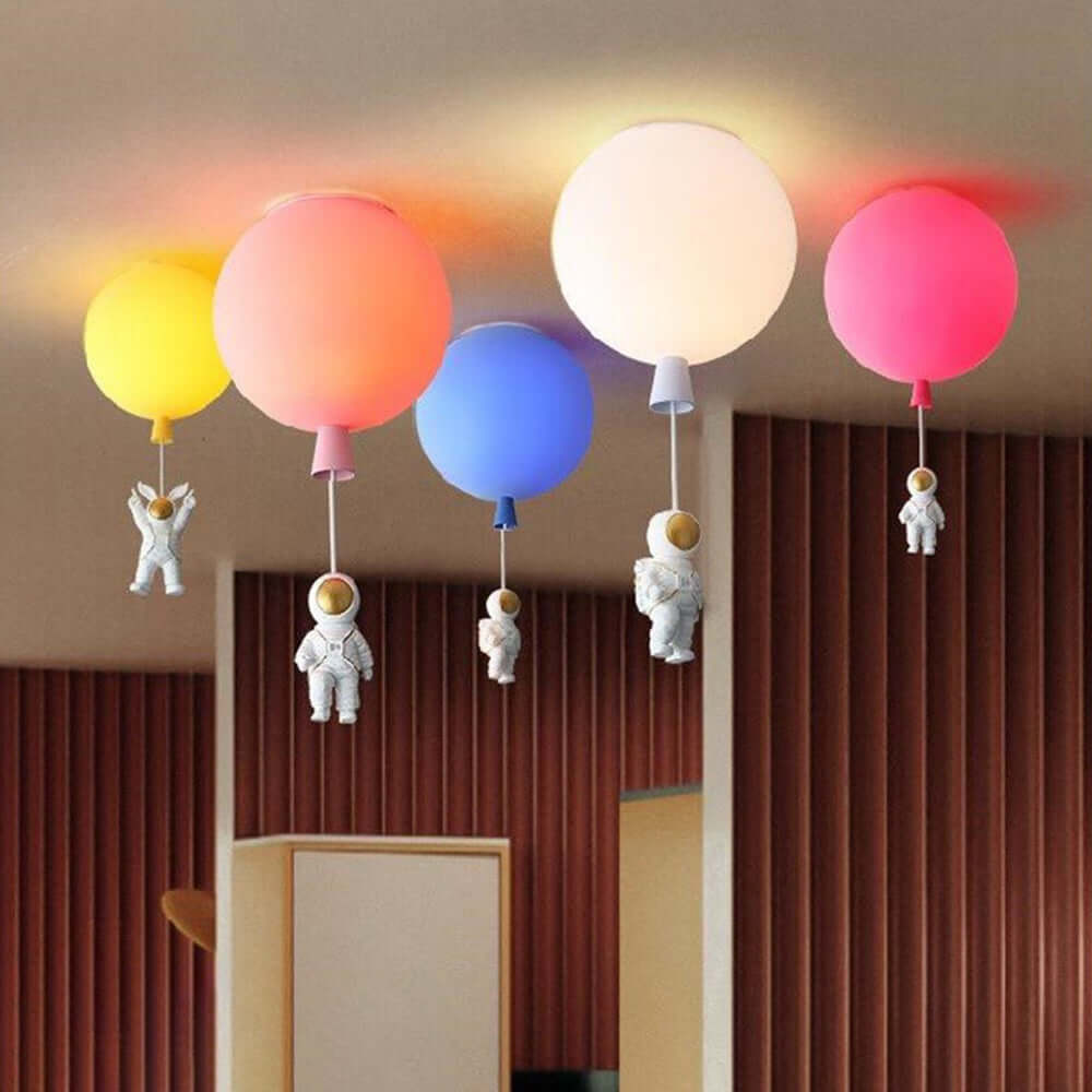Moderne LED-Deckenleuchte "Mond & Astronauten"
