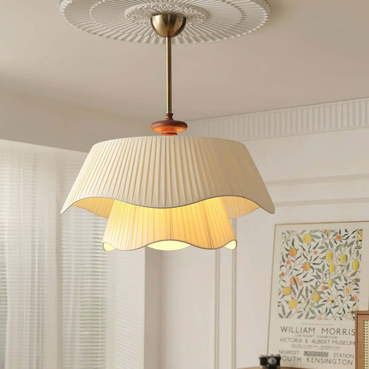 Moderne Pendelleuchte mit Metallakzente