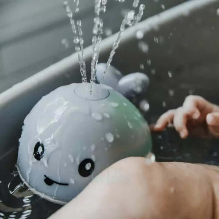 Bade-Wal mit Licht & Wasserspaß - Kinderspielzeug