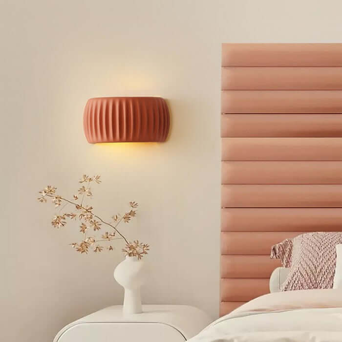 Gerippte Harz Wandleuchte Art Deco Stil