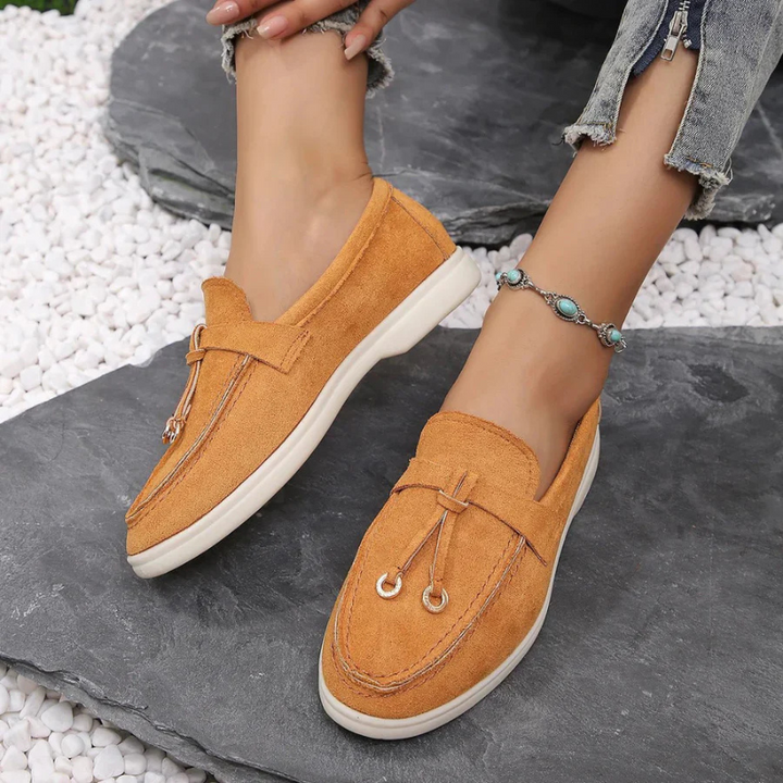 Alt: Elegante Damen Halbschuhe, flach und in vielseitigen Farben, ideal für Alltag und Wanderungen, rutschfeste Sohle.