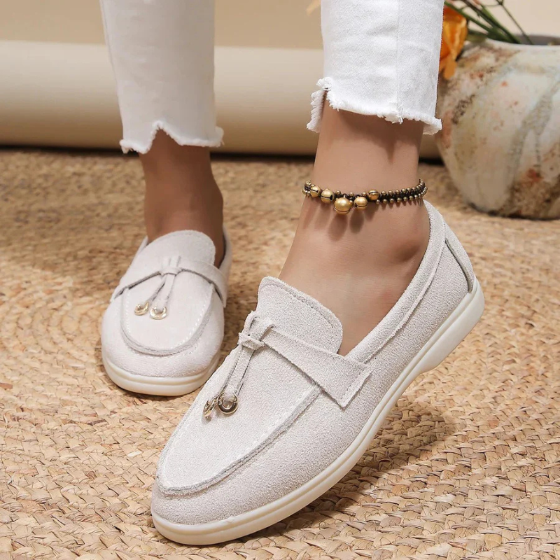 Alt: Elegante Damen Halbschuhe, flach und in vielseitigen Farben, ideal für Alltag und Wanderungen, rutschfeste Sohle.