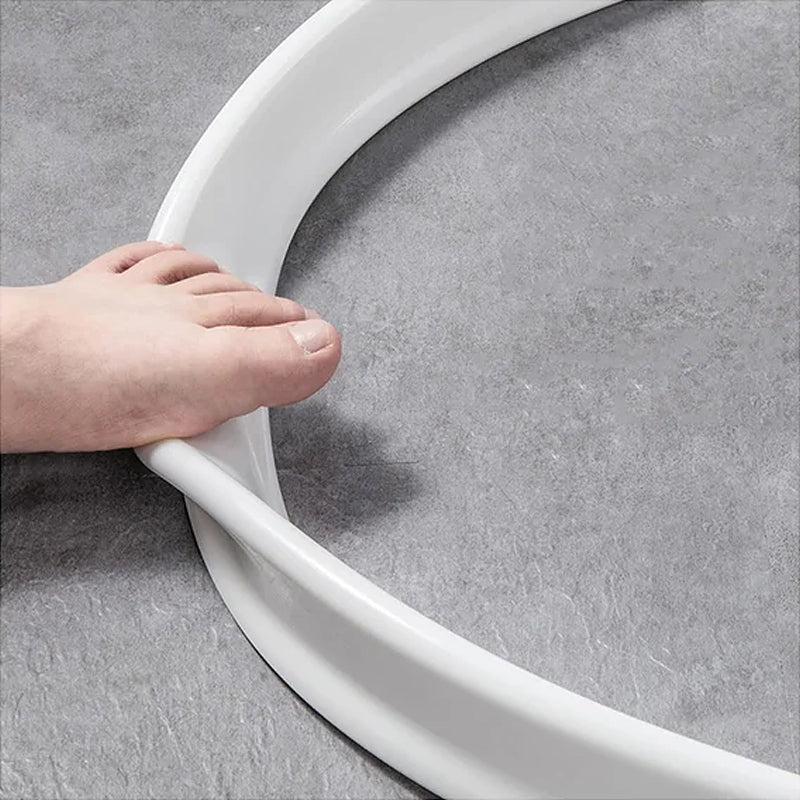"AquaSperre™ Silikonstreifen für effektive Wasserabdichtung, flexibel, robust, in Grau, Schwarz oder Weiß erhältlich."