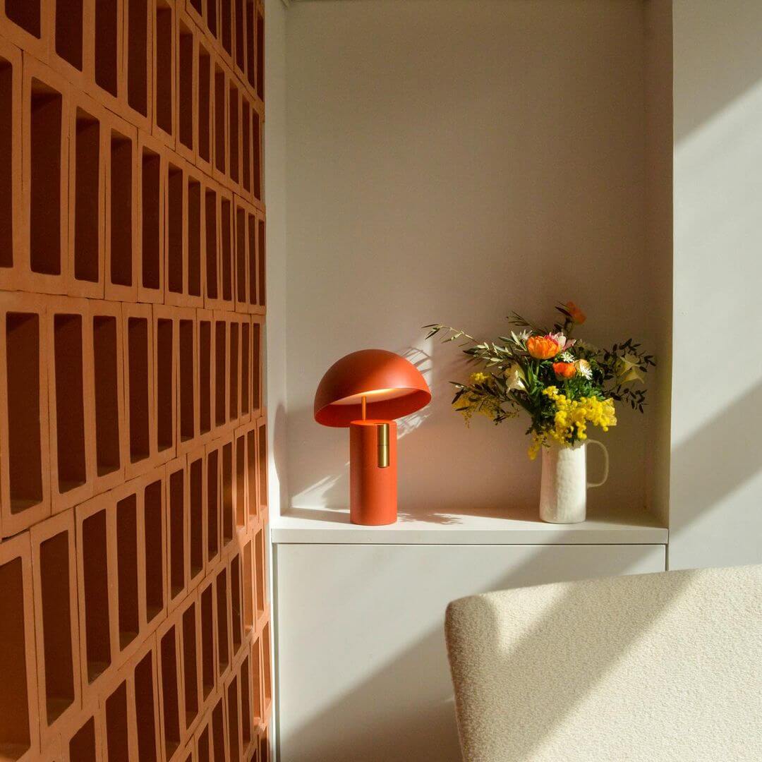 Lampe de table au design moderne avec cylindres rotatifs
