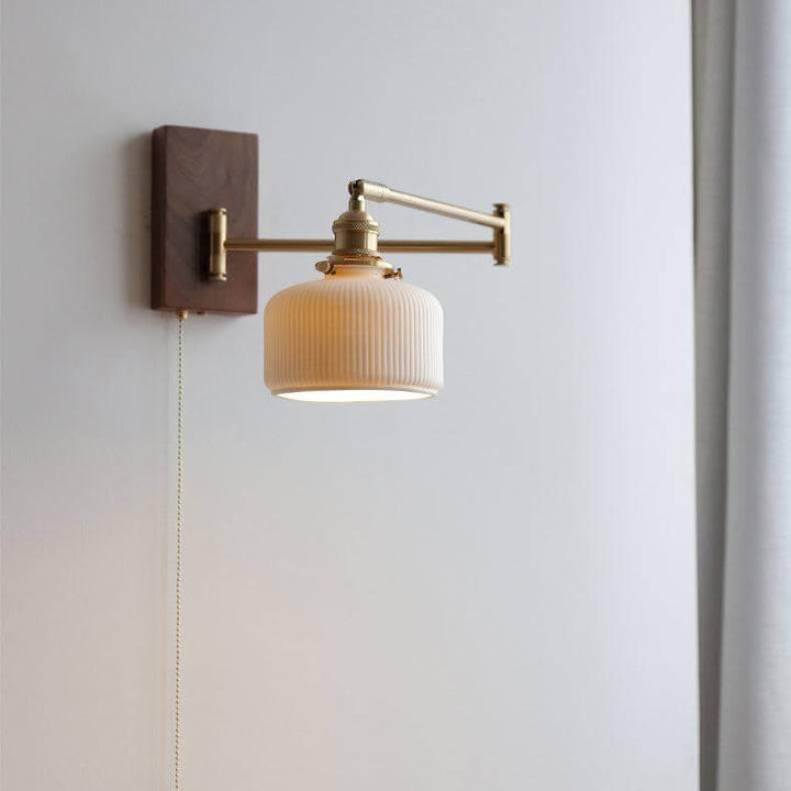Keramik Wandleuchte mit Holzplatte