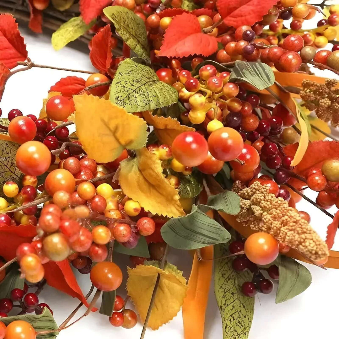 Herbstlicher Wandkranz mit Beeren & Blättern