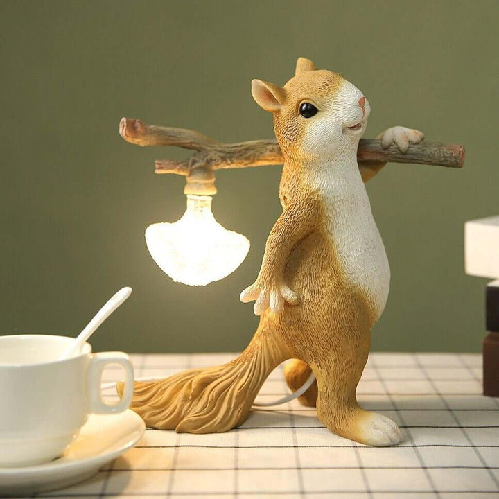 Dekorative Eichhörnchen Tischlampe mit LED
