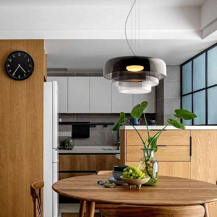 Elegante Glas-Pendelleuchte mit LED