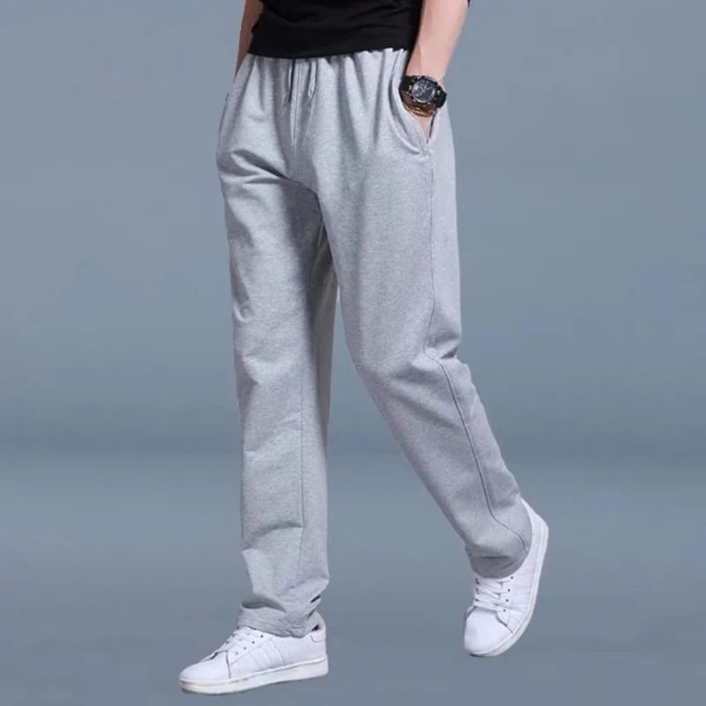 "Bequeme Herren Jogginghose: Sportlicher Schnitt, weicher Stoff, elastischer Bund, ideal für Sport und Freizeit."