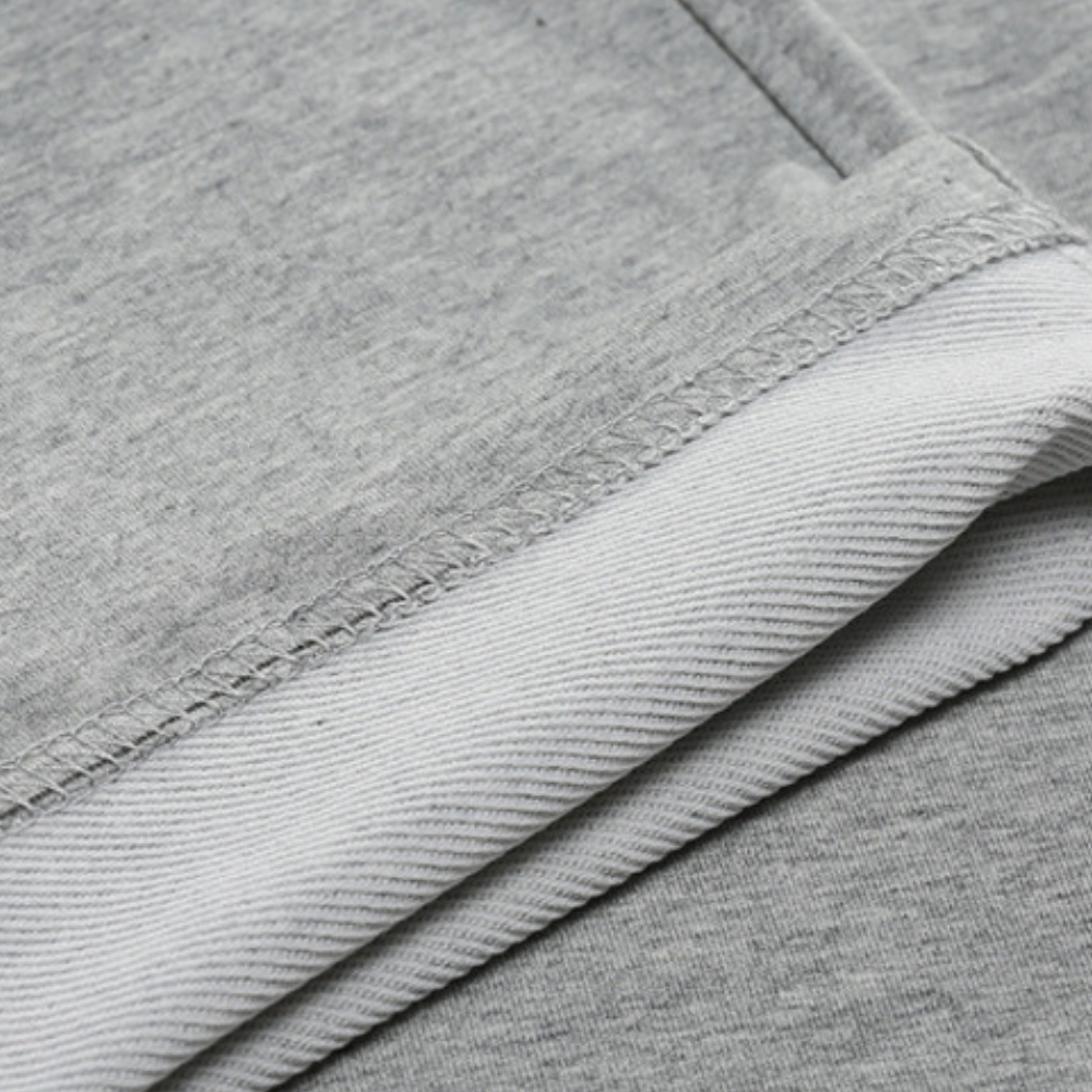 "Bequeme Herren Jogginghose: Sportlicher Schnitt, weicher Stoff, elastischer Bund, ideal für Sport und Freizeit."