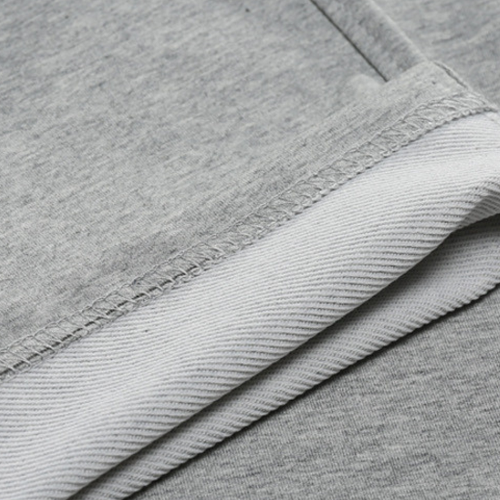 "Bequeme Herren Jogginghose: Sportlicher Schnitt, weicher Stoff, elastischer Bund, ideal für Sport und Freizeit."