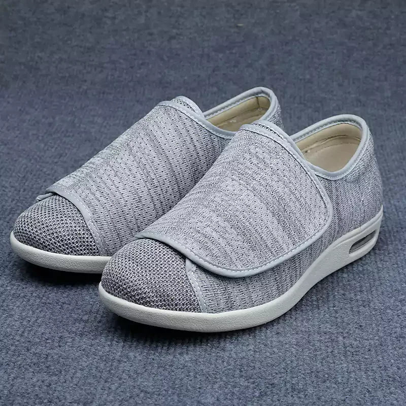 "Bequeme orthopädische Klettverschluss-Schuhe in Beige, Dunkelgrau oder Blau, optimal für Stabilität und Komfort."
