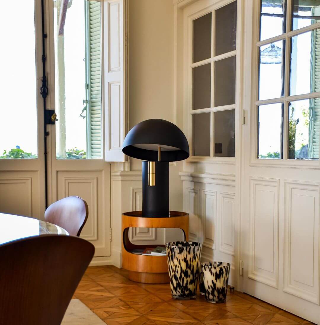 Lampe de table au design moderne avec cylindres rotatifs
