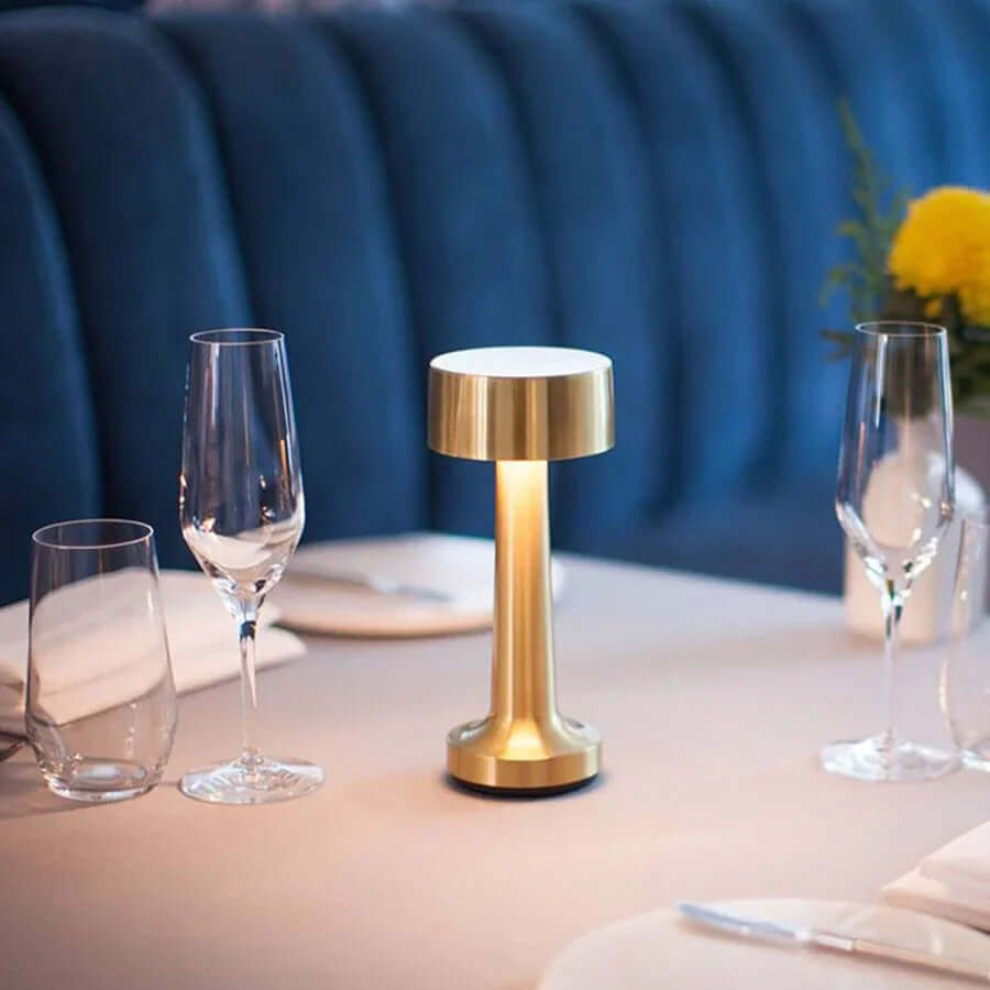 Lampe de table LED moderne à intensité variable - à piles et sans fil