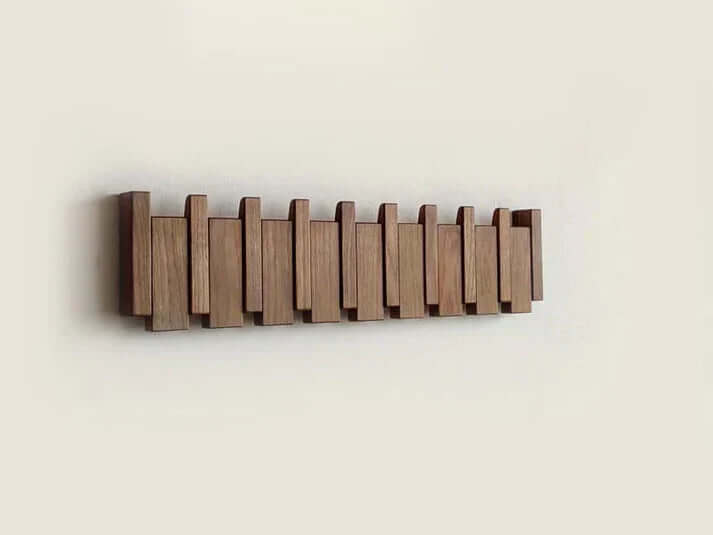 Klavier-Garderobe aus Holz