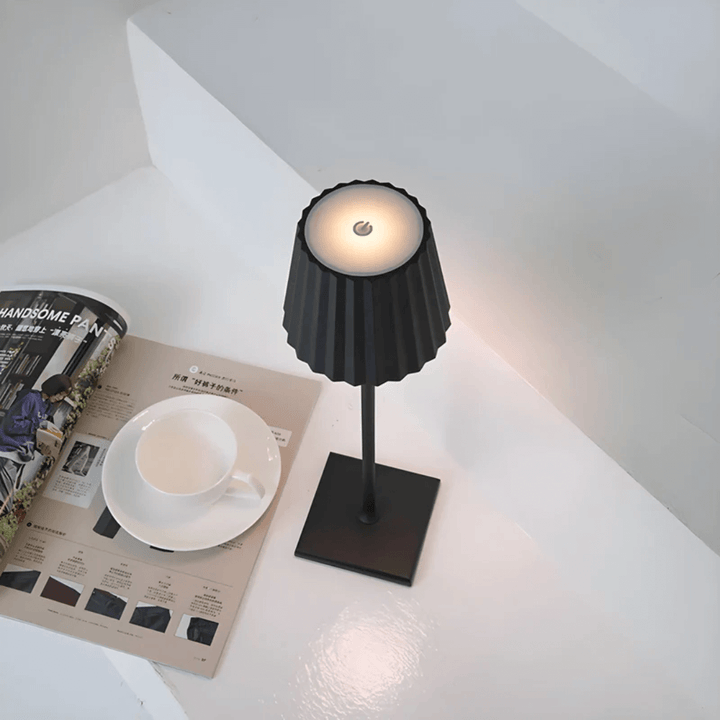 Dimmbare LED Tischlampe, Kabellos