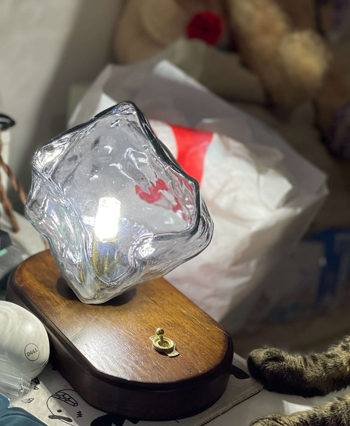 Lampe de table en verre Ice Stone Design