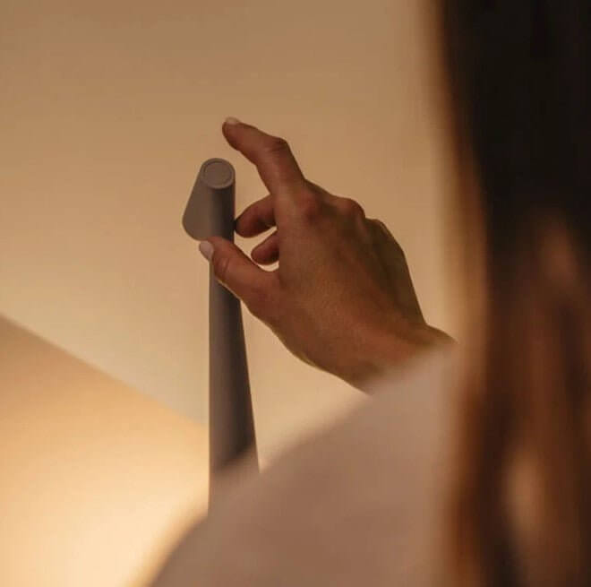 Tragbare LED Tischleuchte, dimmbar, Alu