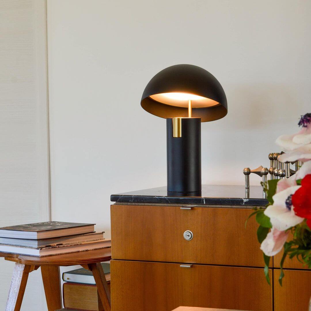 Lampe de table au design moderne avec cylindres rotatifs