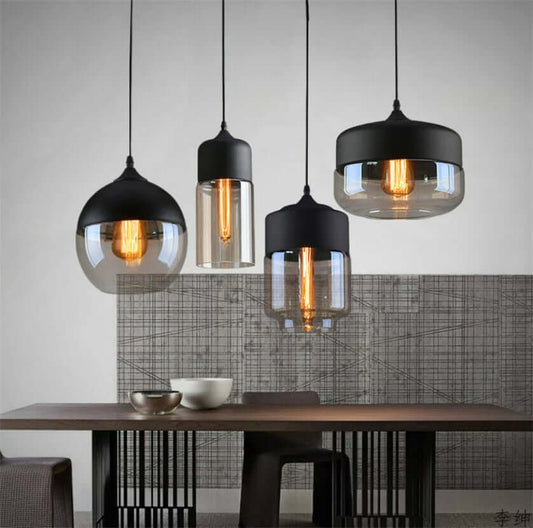 Élégante suspension en verre et bois