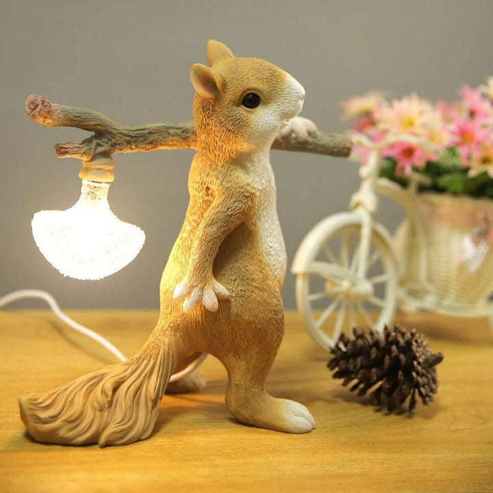 Dekorative Eichhörnchen Tischlampe mit LED